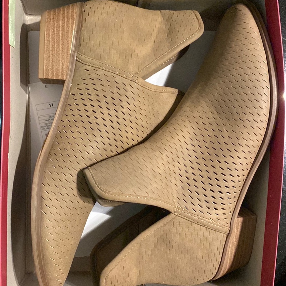 Merona ‘Lucile’ taupe brown booties